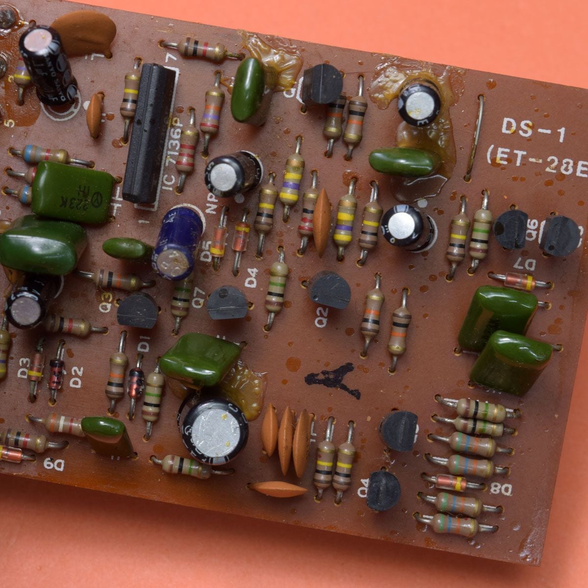 中古】BOSS ボス / DS-1 Distortion 銀ネジ/黒スイッチ/日本製/ACA