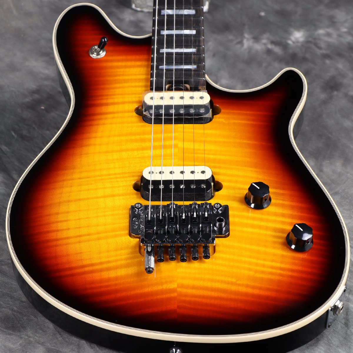 WEBSHOPクリアランスセール》EVH / Wolfgang USA 5A Flame Top Ebony