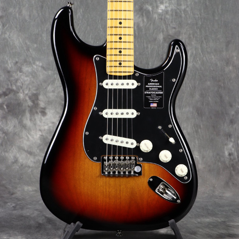 Fender / American Professional Classic Stratocaster Maple Fingerboard 3-Color Sunburst フェンダー [USA製] 【3.3kg】[S/N US25064471]