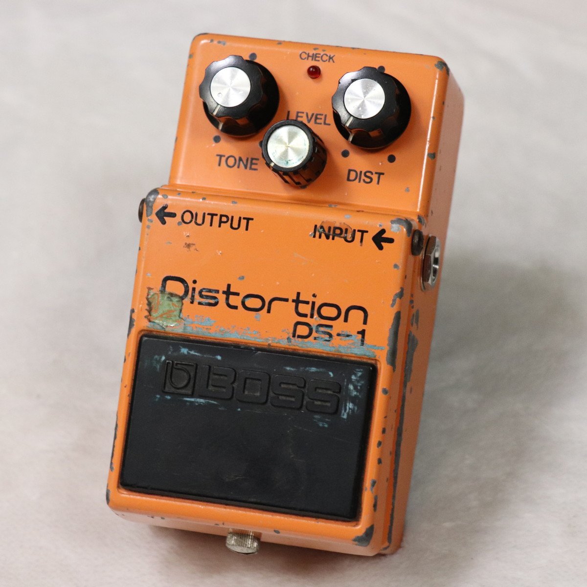 ●BOSS DS-1 Distortion 日本製 BOSS DS-1-WH 【2024年限定カラー！】 ボス 【 エミフルMASAKI店