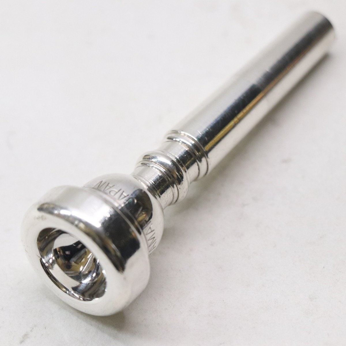 【中古美品】トランペットマウスピース3本セット BACH、YAMAHA、金銀 中古美品】トランペットマウスピース3本セット BACH、YAMAHA、金銀