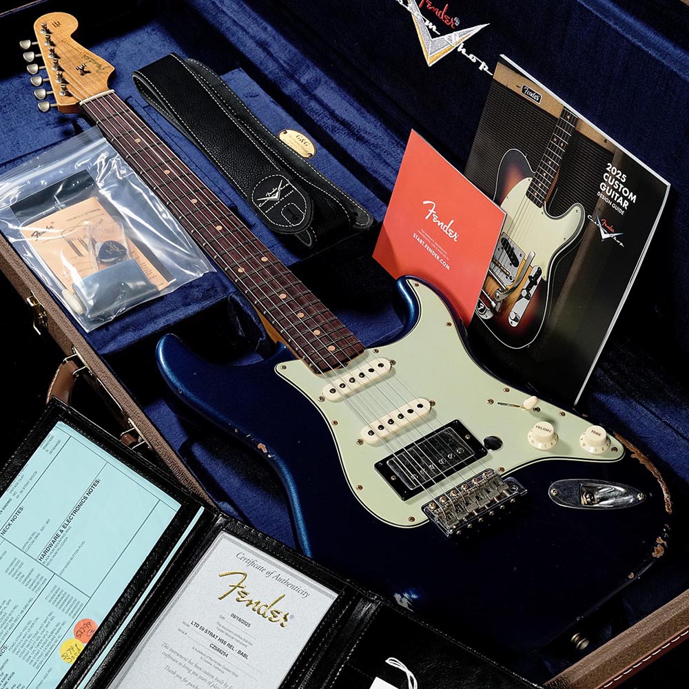 ハードレリック ストラトキャスター タイプライトブルー。 エレキ