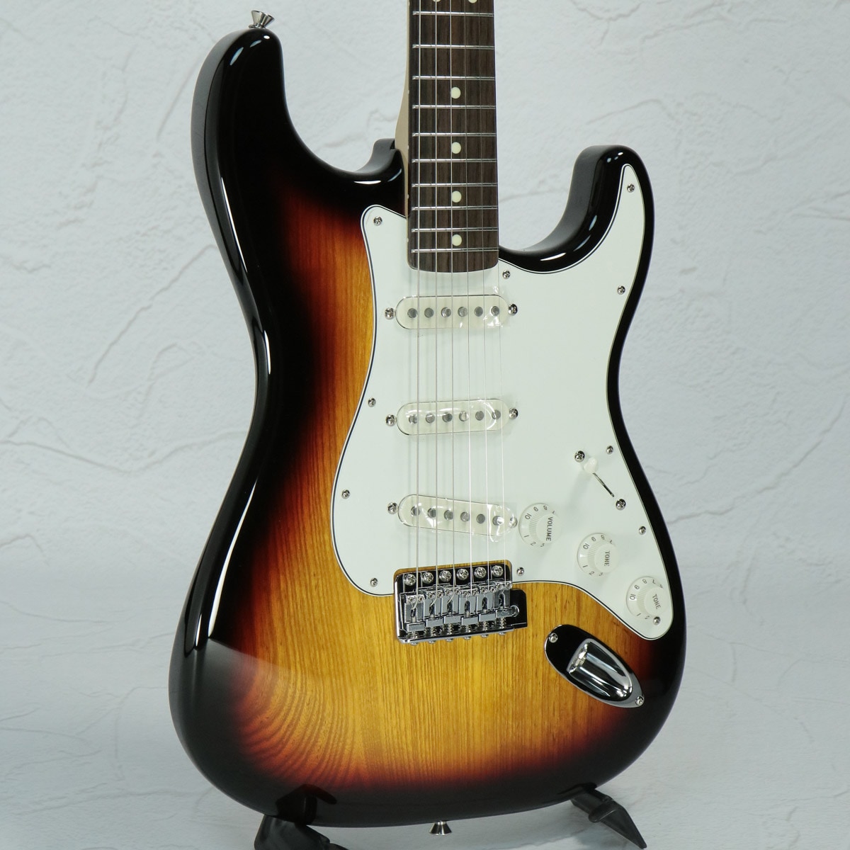 Fender Made In Japan / FSR Collection 2023 Traditional 70s Stratocaster Rosewood 3 Color Sunburst 【SN JD25025938】【アウトレット特価】【名古屋栄店】