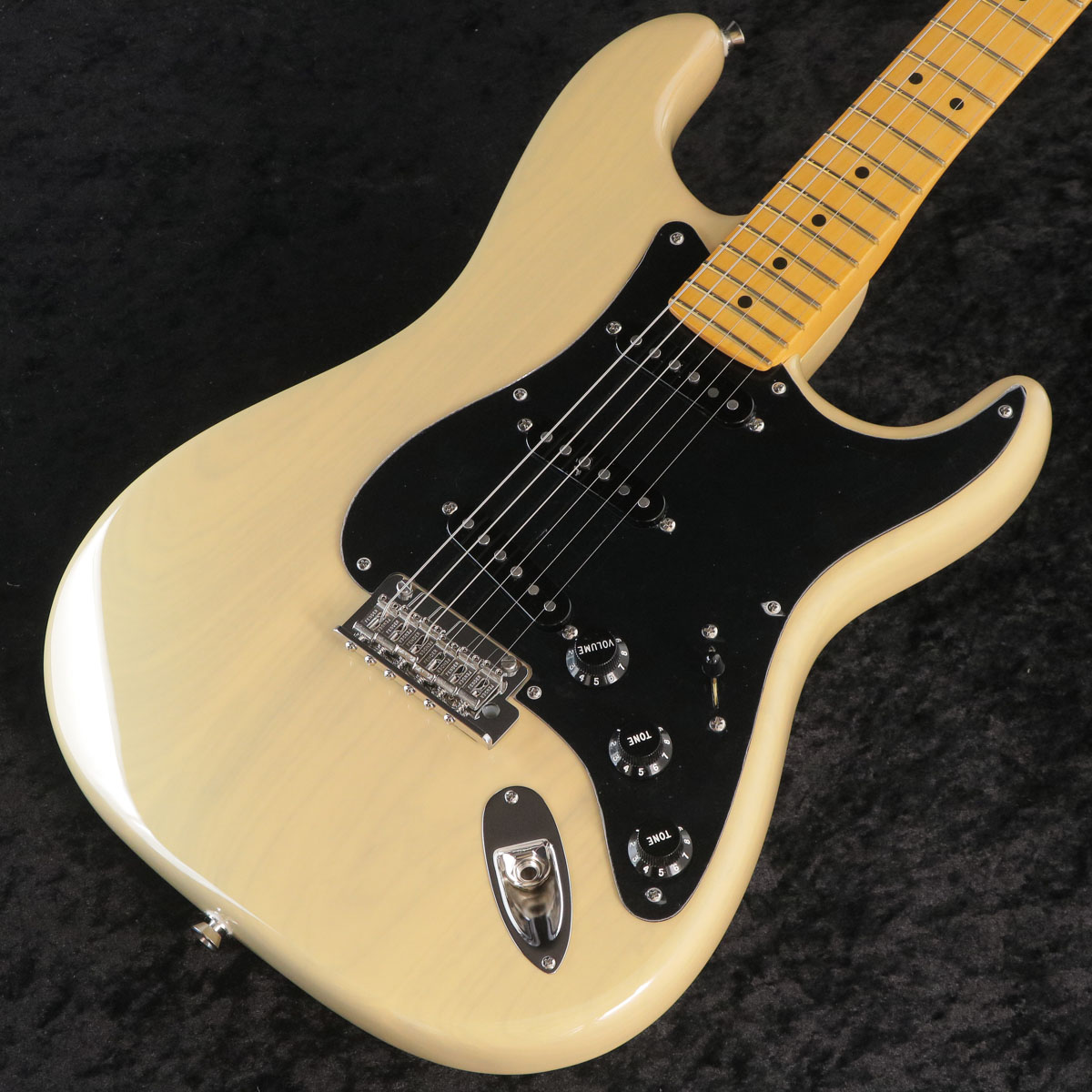 FENDER  /  Limited Edition American Professional II Stratocaster Maple  FB Blackguard Blonde （重量2.97kg） 【SN US25086192】 【御茶ノ水本店】