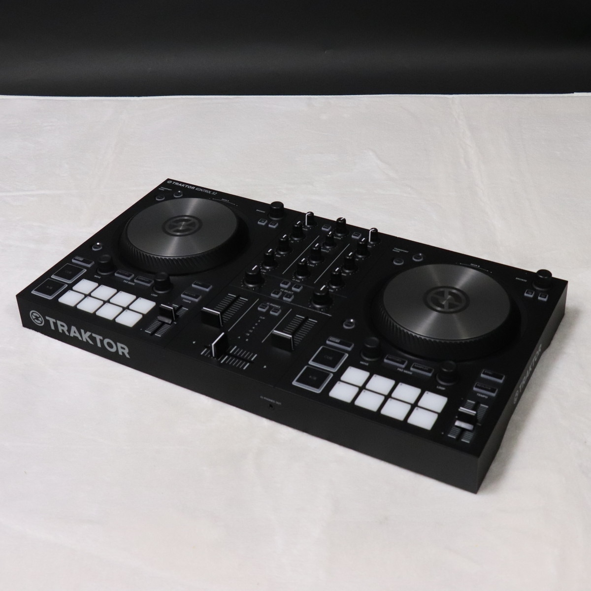 新品未開封　TRAKTOR KONTROL S2 MK3 Native Instruments TRAKTOR KONTROL S2 MK3 DJ Controller | Music & Arts