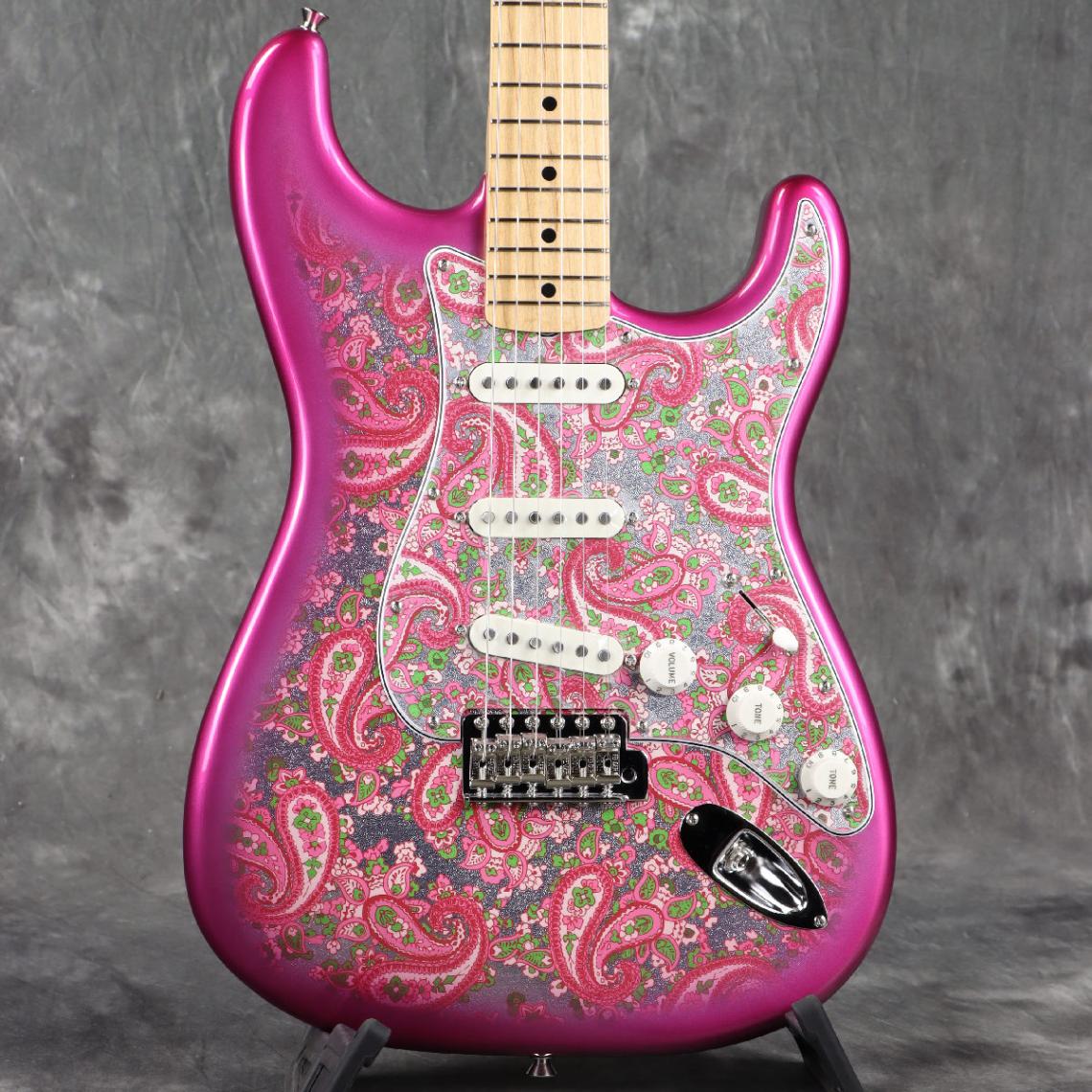 Fender / Made in Japan Limited Stratocaster Maple Fingerboard Pink