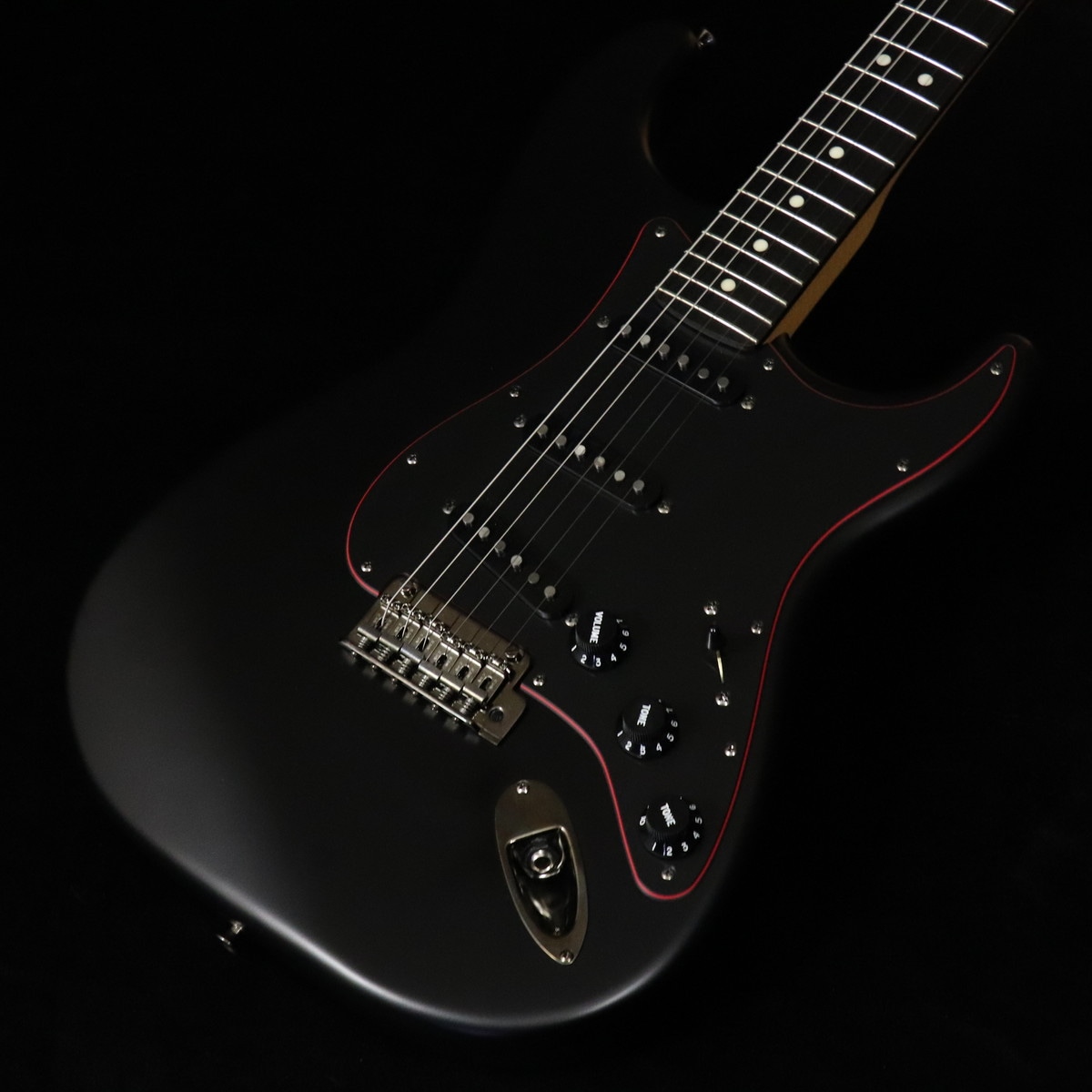 Fender ストラトキャスター　HSS Noir 限定品 Fender ストラトキャスター HSS Noir 限定品 Fender ストラト