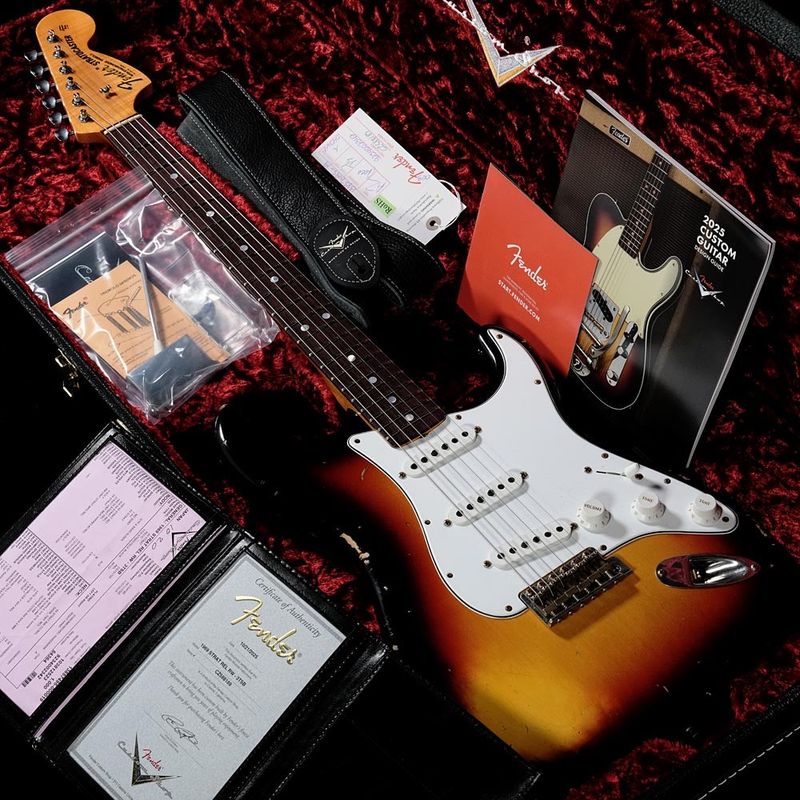 ストラトキャスター レリック サンバースト 3ピックアップ Fender