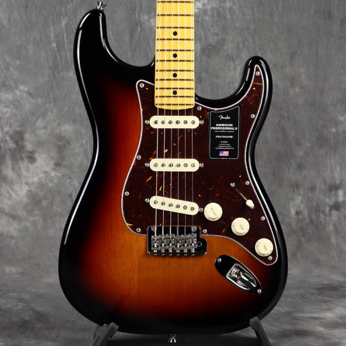 Fender / American Professional II Stratocaster Maple Fingerboard 3-Color Sunburst フェンダー エレキギター【3.67kg】[S/N US25050614]