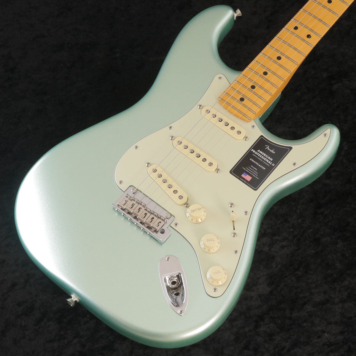 FENDER / American Professional II Stratocaster Maple Fingerboard