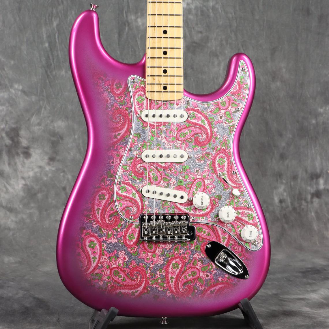 Fender / Made in Japan Limited Stratocaster Maple Fingerboard Pink