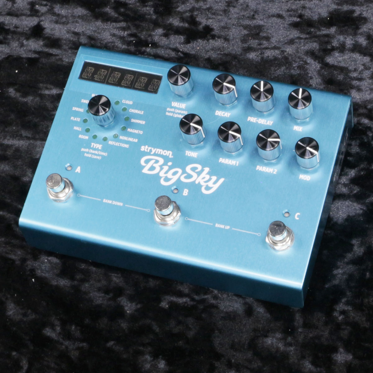 エフェクター × STRYMON × B＋：多少傷はあるが通常使用する用途