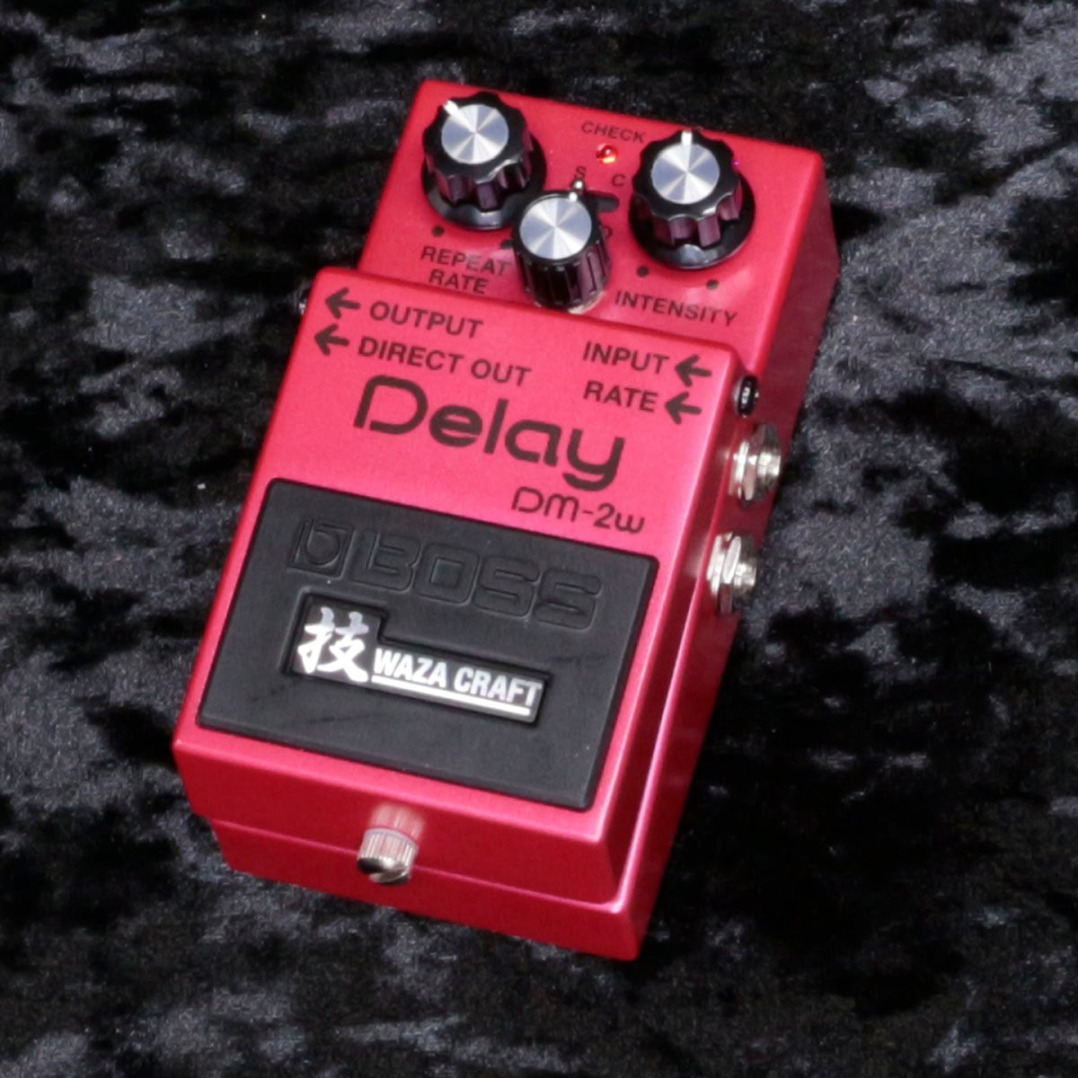 BOSS DM-2W Delay Waza Craft 美品　送料込 Amazon.com: Boss DM-2W Delay Waza Craft Guitar Effects Pedal