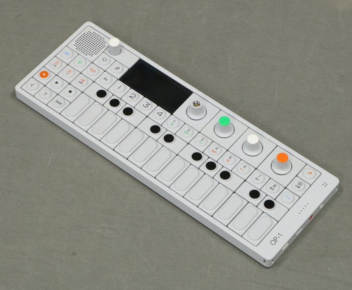 中古】 TEENAGE ENGINEERING / OP-1 【御茶ノ水本店】 | ガジェット