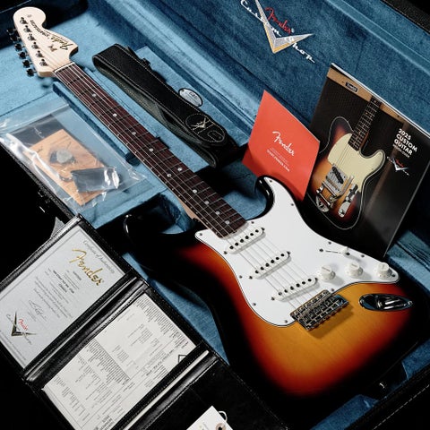 Fender Custom Shop / Custom Built 1969 Stratocaster Time Capsule 3-Color Sunburst 別注モデル(重量:3.66kg)【S/N:CZ588974】【渋谷店】