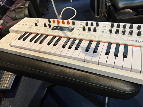 アナログシンセサイザー | イシバシ楽器