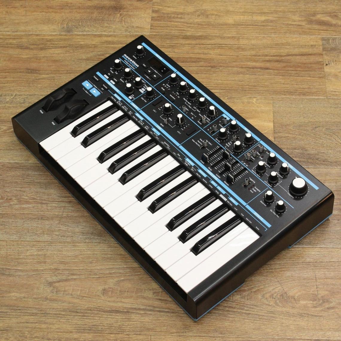Novation Bass Station II アナログシンセサイザー Novation Bass Station II Analog Synthesizer | Sweetwater