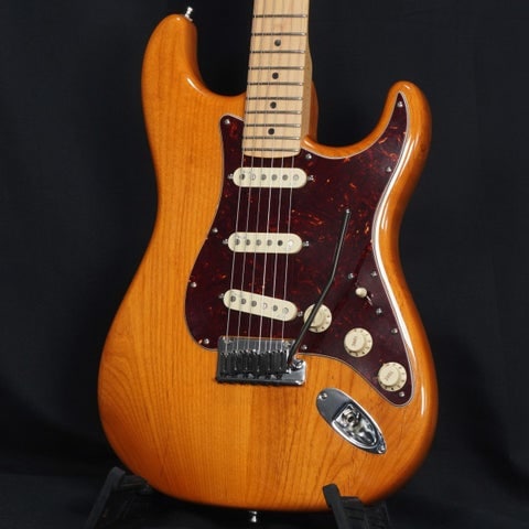 【中古】FENDER USA / American Deluxe Stratocaster Maple Fingerboard Amber -2010- 【御茶ノ水本店FINEST GUITARS】