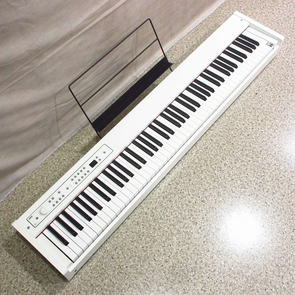 中古】KORG / D1 スピーカーレスのスリム・ピアノ♪ソフトケース付き