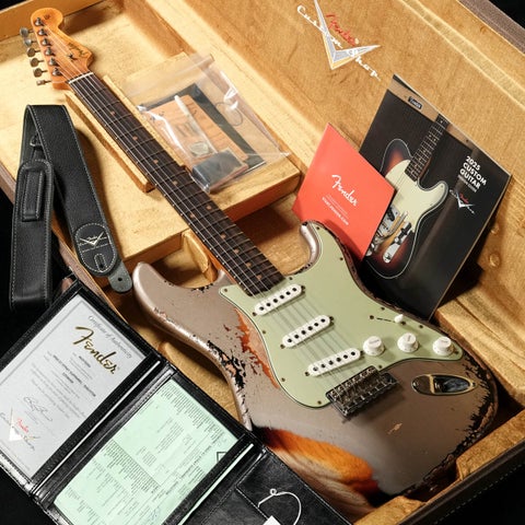 Fender Custom Shop / Custom Built 1961 Stratocaster Super Heavy Relic Shoreline Gold over 3 Color Sunburst  【渋谷店】