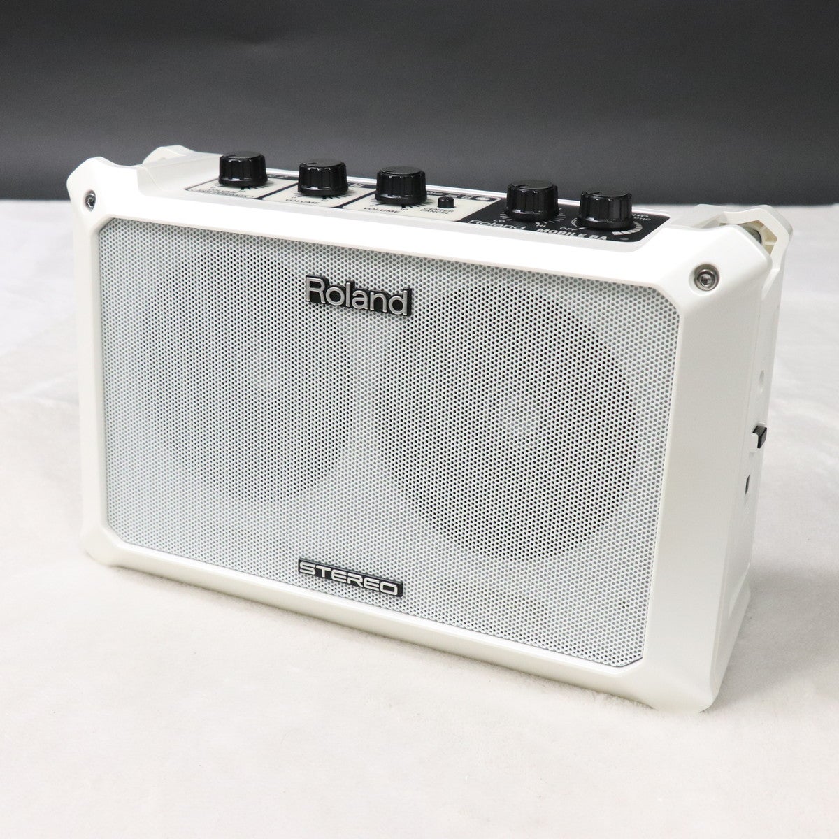 Roland Mobile BA ホワイト ポータブルアンプ Amazon | Roland ローランド 3チャンネル ミキサー モニター MOBILE-BA