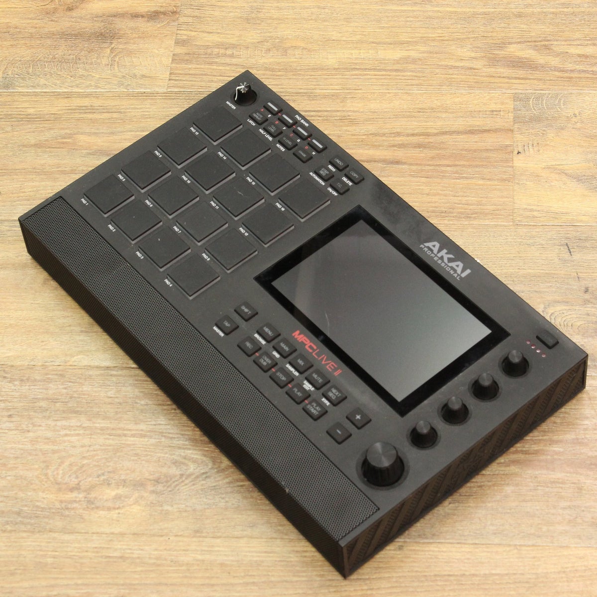 【美品動作不良なし】MPC  LIVE   付属品別キーボード、バック付き 中古】 AKAI / MPC Live II 【キーボードマート新宿】【新宿店