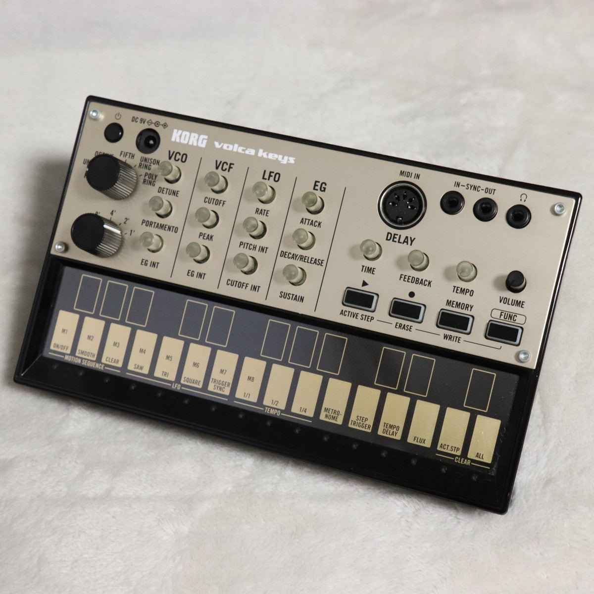 KORG Volca Keys アナログシンセサイザー Amazon.com: Korg Volca Keys Analogue Loop Synthesizer Polyphonic w