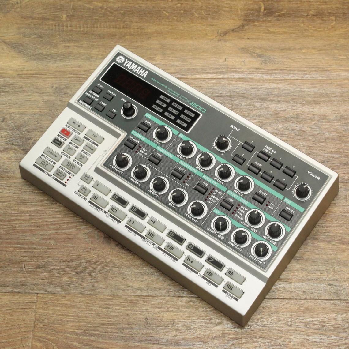 YAMAHA DX200 FMシンセサイザー 通電OK 000000127091_S8FjabP.jpg