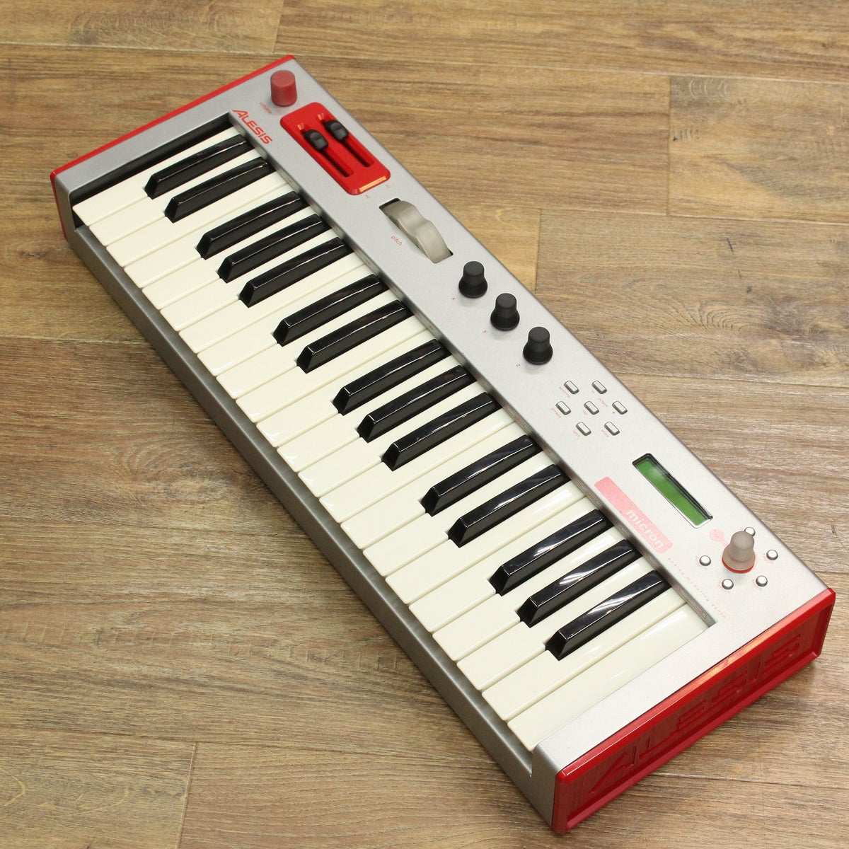 希少 廃盤品 ALESIS MICRON アナログモデリングシンセサイザー 中古】 ALESIS / micron 【キーボードマート新宿】【新宿店