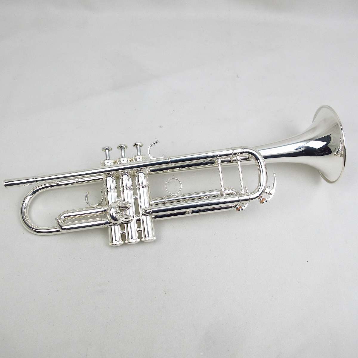 YAMAHA YTR8335HS Custom シルバートランペット　美品 YAMAHA YTR-8335RS 銀メッキ仕上げ B♭ トランペット YTR8335RS ヤマハ
