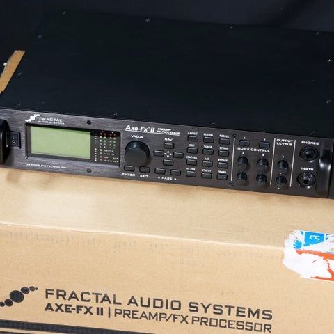 Fractal Audio Axe-Fx II mark2 ケース付　新古品 Fractal Audio Axe FX II Mark II Effect Rack Used from JAPAN Tested