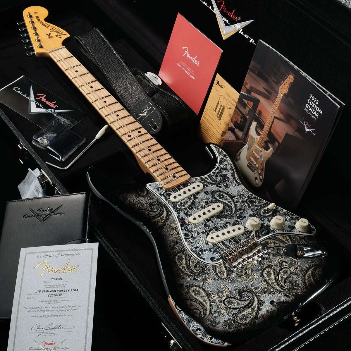 初期Custom Shop /Stratocaster Fender　セール Fender Custom Shop / Limited Edition 1968 Paisley Stratocaster