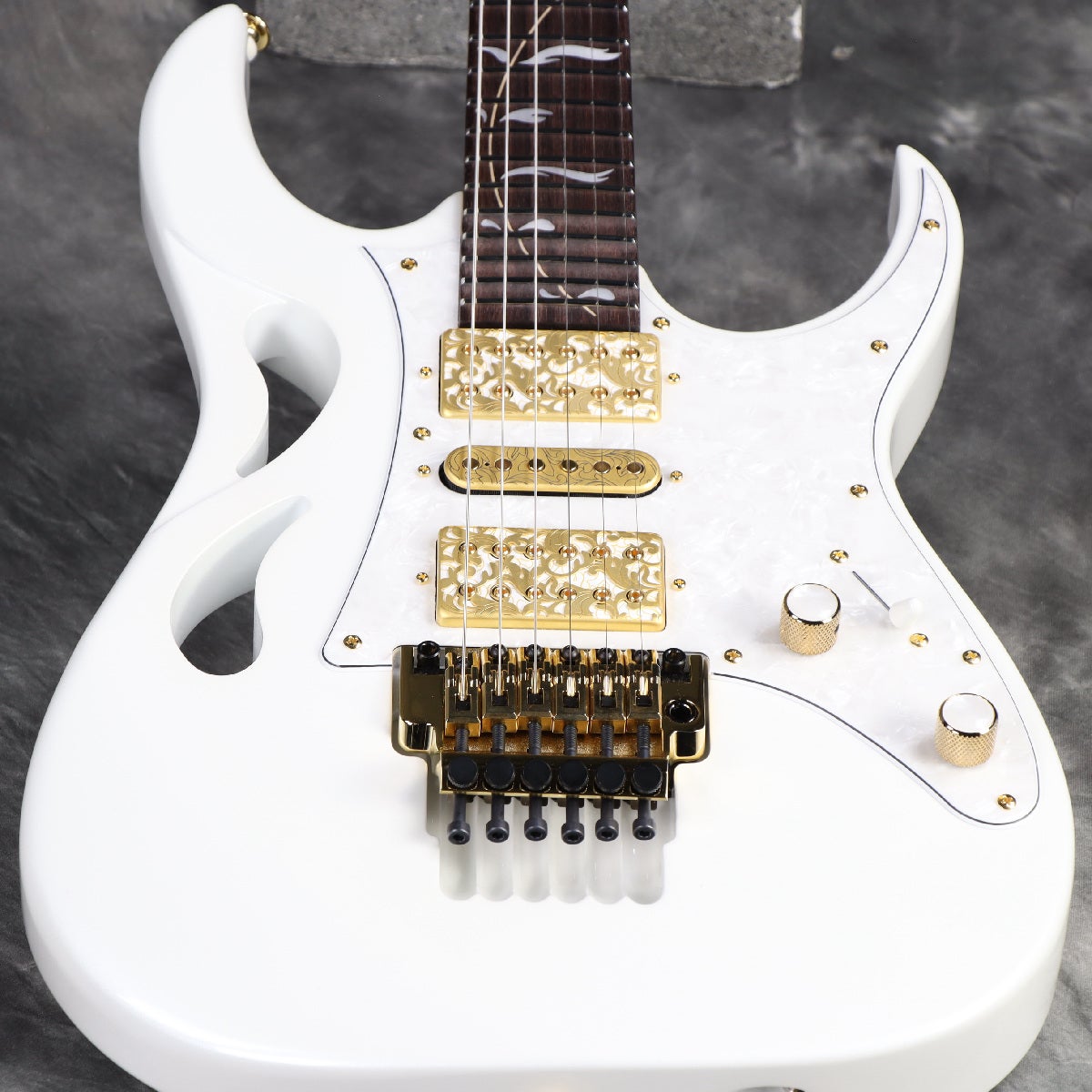 Ibanez / Steve Vai Signature model PIA3761-SLW(Stallion White