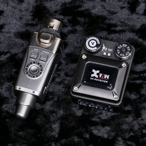 【中古美品】Xvive U4R4 ワイヤレスインイヤーモニター イヤモニ 中古】XVIVE / U4 IN-EAR MONITOR Wireless System 【新宿店