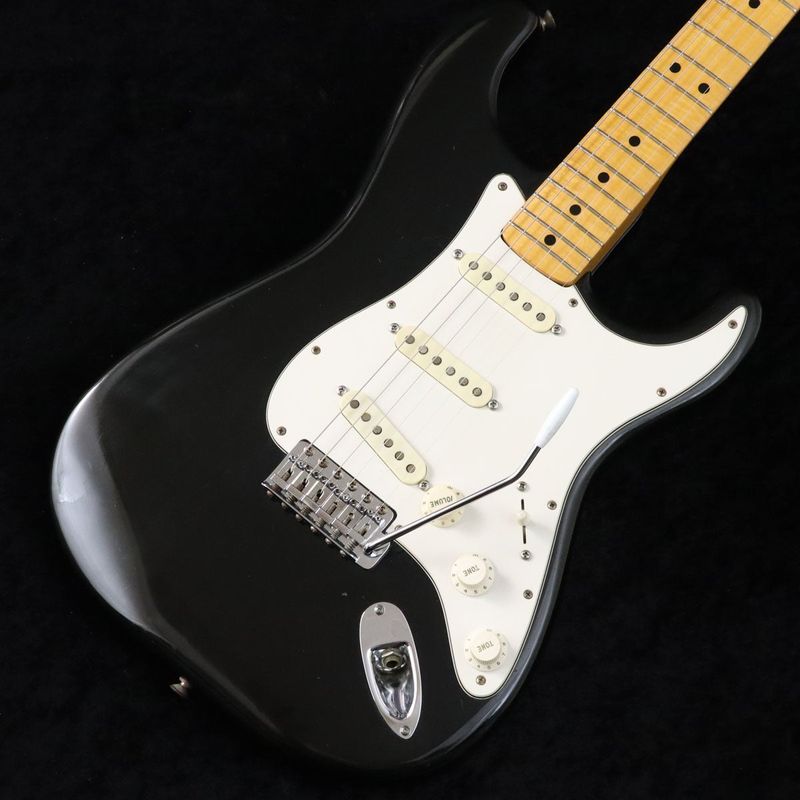 Fender USA Stratocaster 80s系中古 中古】FENDER USA / Stratocaster Black Maple Fingerboard 1980