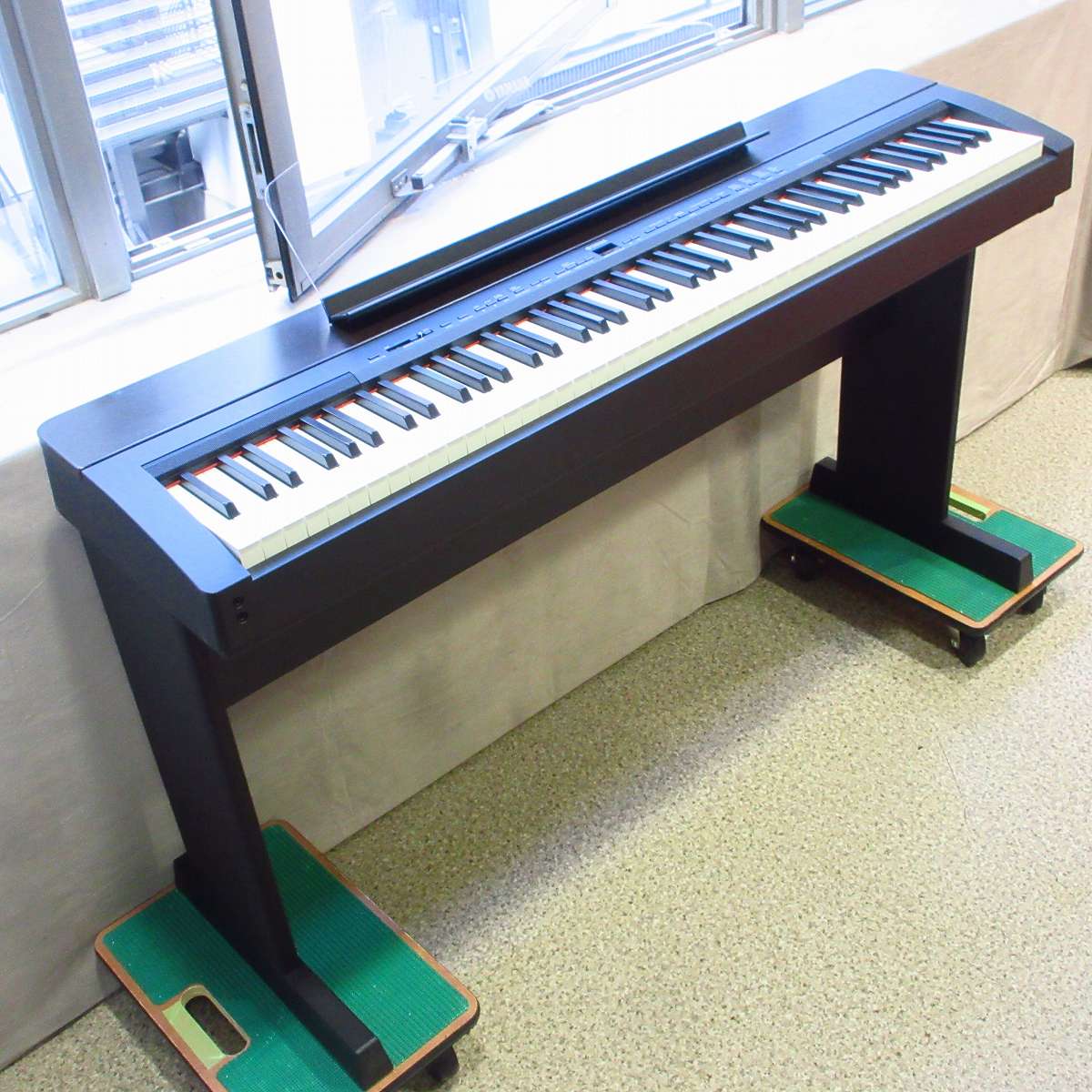 YAMAHA 電子ピアノ P-140 スタンド付き 動作確認済み 中古】YAMAHA / P-140 専用スタンド付き☆ 【横浜店