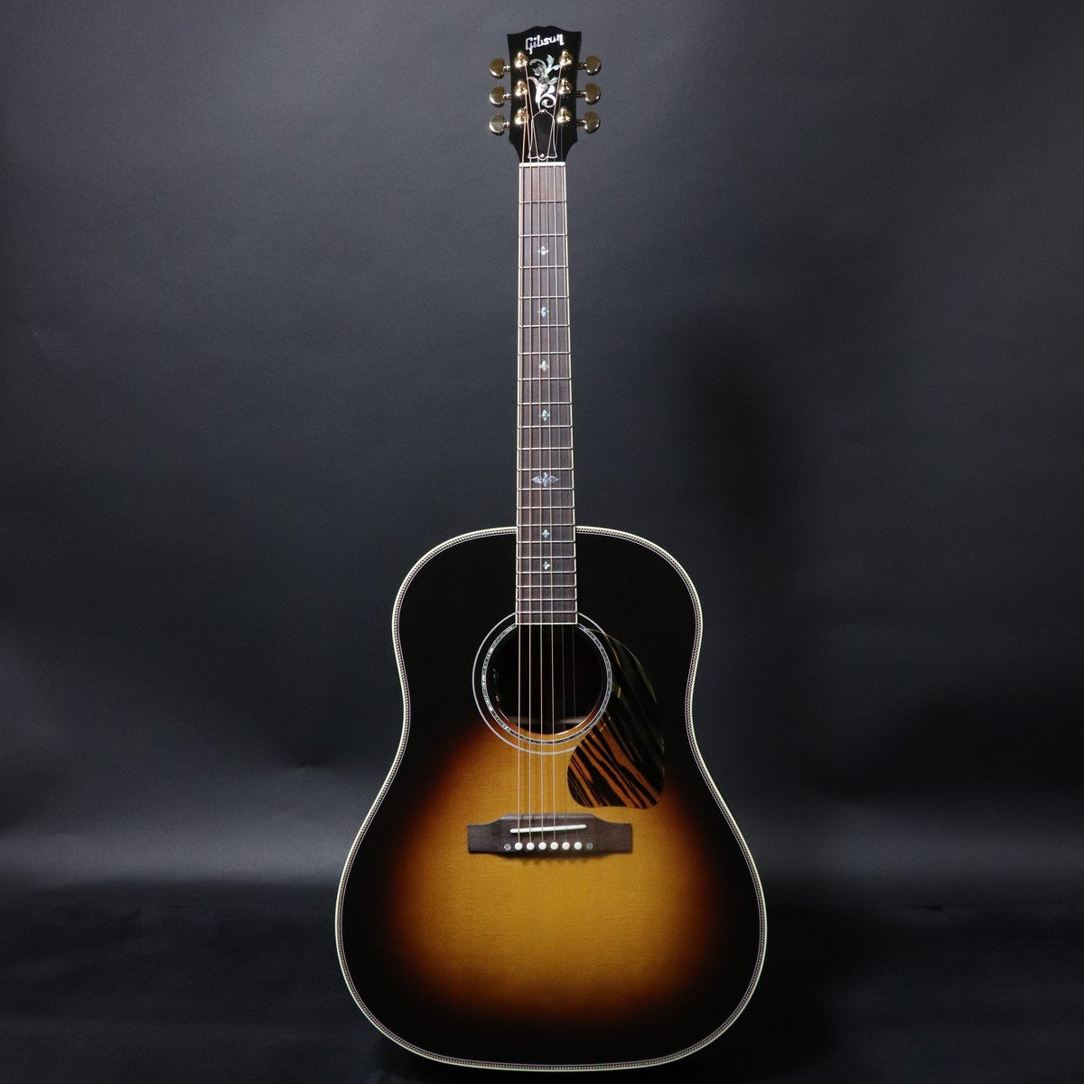 Gibson / Dealer Select J-45 Custom with Flower Inlay Vintage