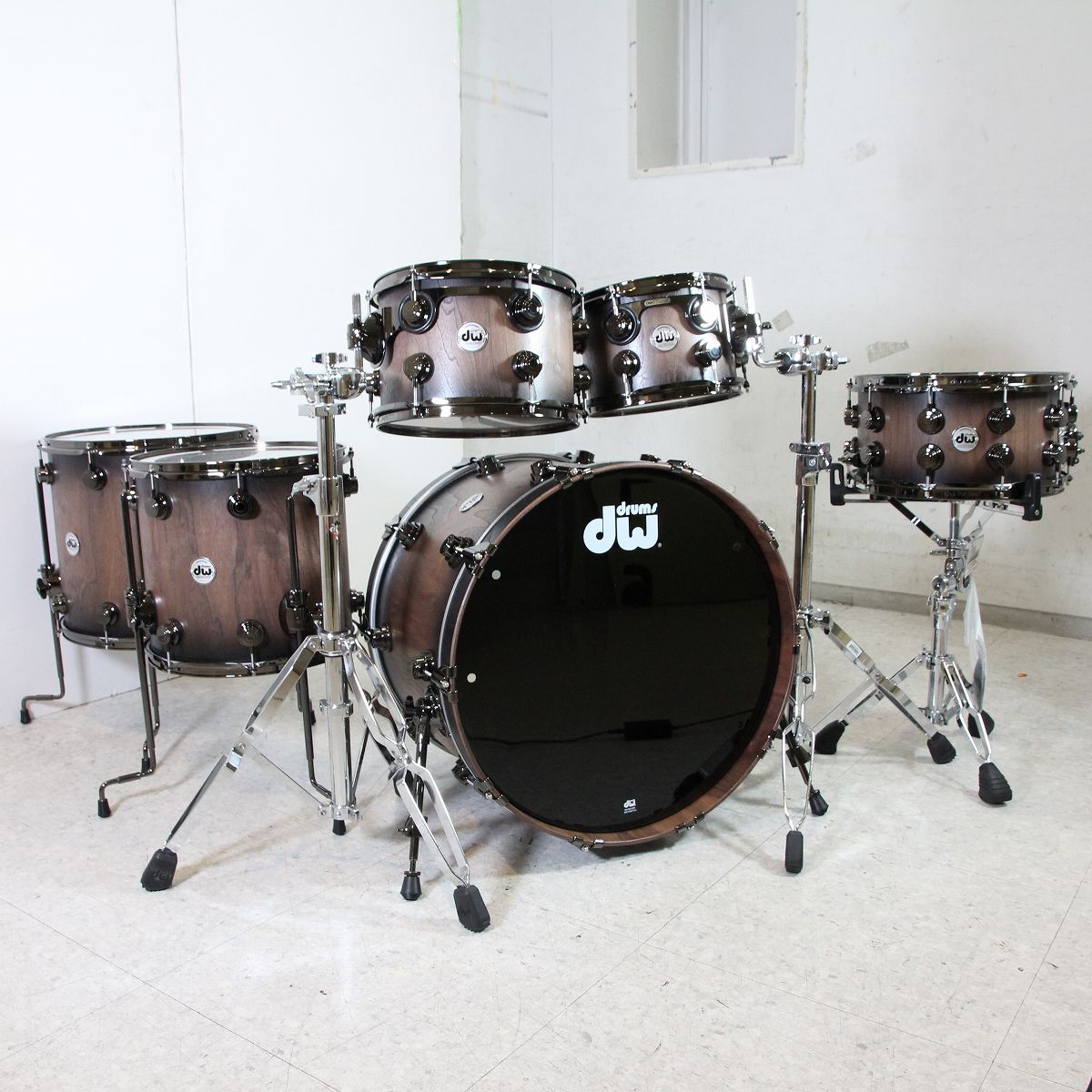 DW / Collectors Series Pure Walnut 10/12/14/16/22+14snare 6pcs