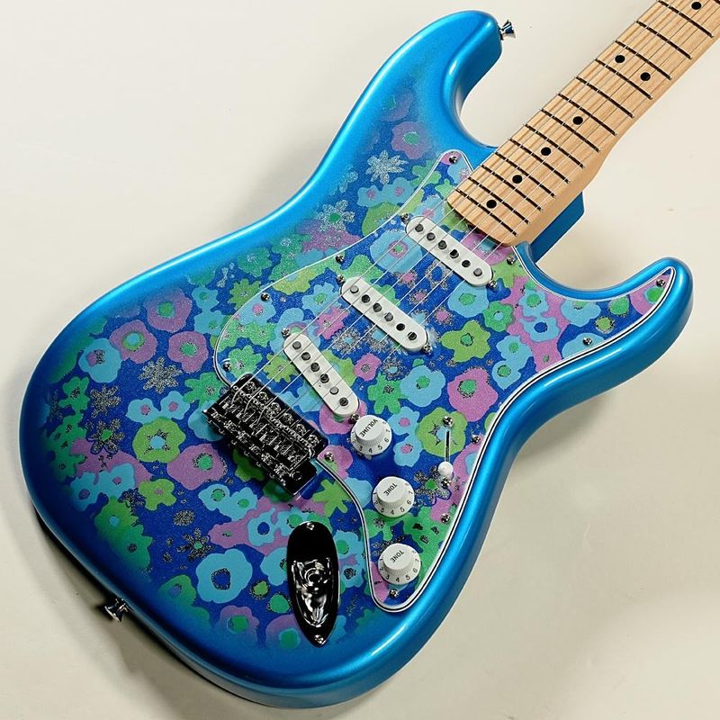 Fender / Made in Japan Limited Stratocaster Maple Fingerboard Blue