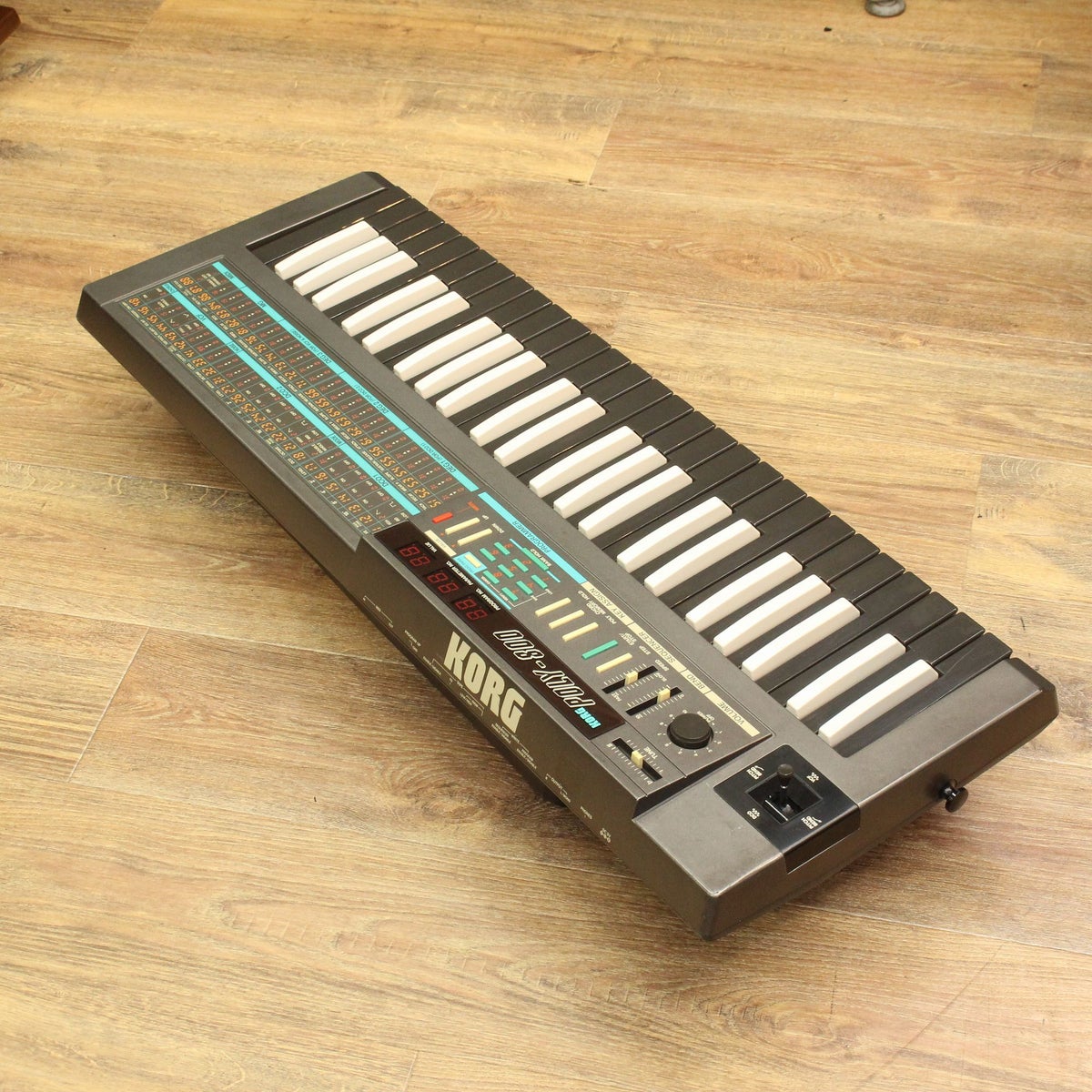 中古】 KORG / POLY-800 Reverse Key 【キーボードマート新宿】【新宿