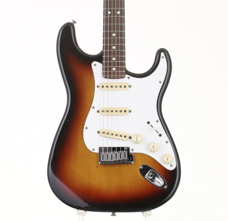 ストラトキャスタータイプ × FENDER JAPAN (-2015) 他2条件)の検索結果