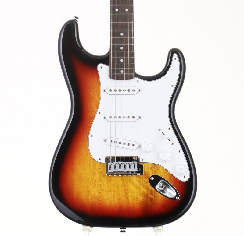 【中古】Fender / Standard Stratocaster Laurel Fingerboard White Pickguard 3-Color Sunburst [3.63kg/2024年製]フェンダー 【池袋店】