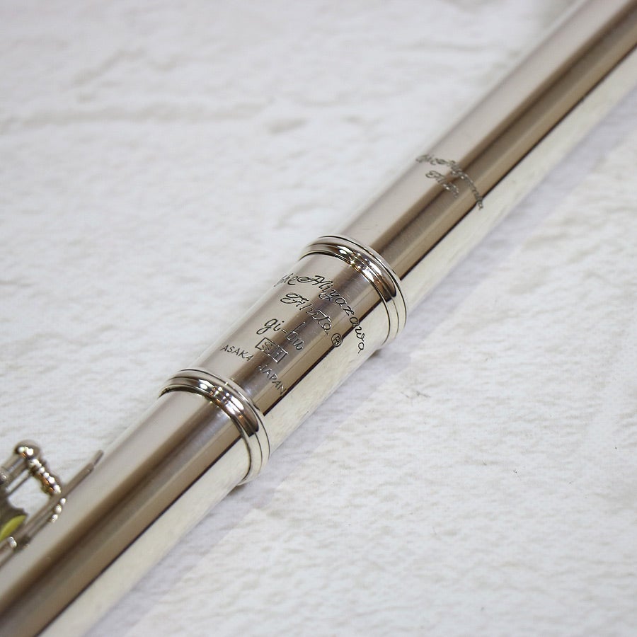 希少！管体銀製　Miyazawa　ミヤザワ　MC300　タンポ交換調整済(^^♪ 中古】MIYAZAWA / ミヤザワ ATELIER II RE BR 管体銀製フルート 【1年