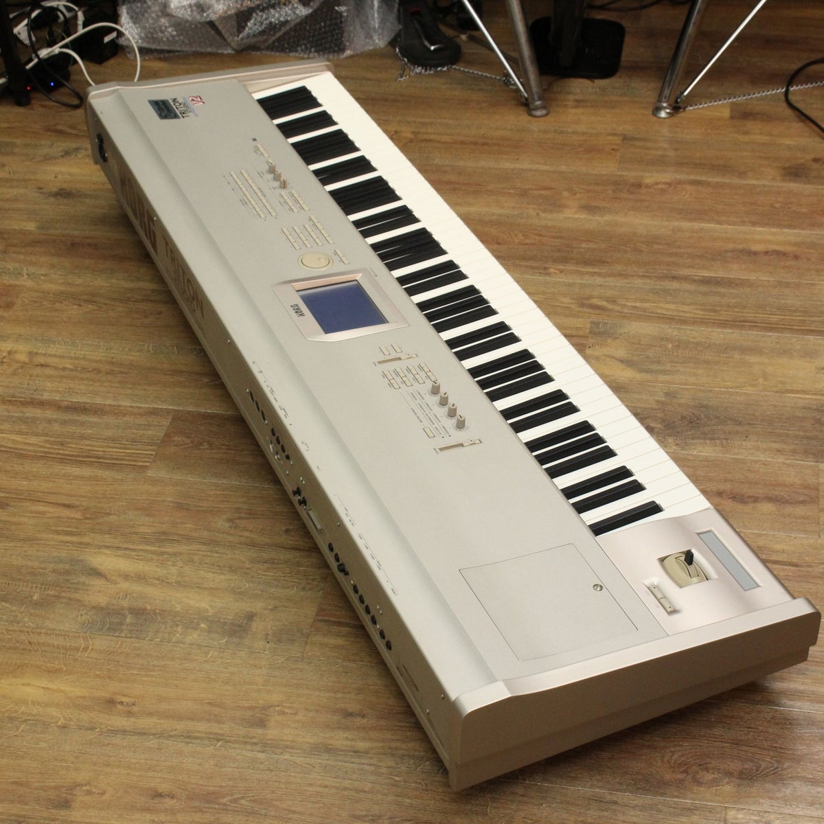 中古】 KORG / TRITON STUDIO 88 V2 【キーボードマート新宿】【新宿店