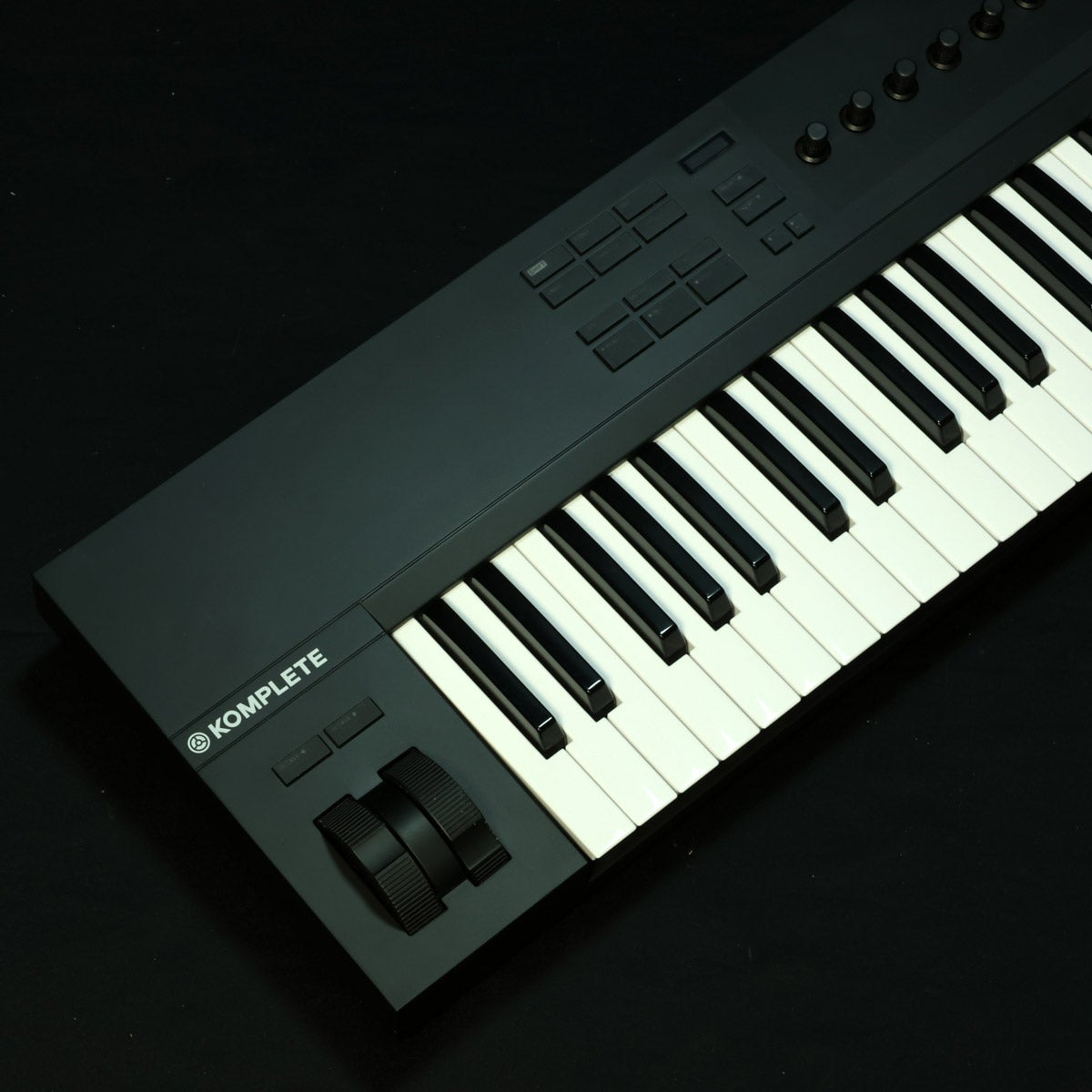 KOMPLETE KONTROL A61 MIDIキーボード 中古】Native Instruments / KOMPLETE KONTROL A61 【福岡店】 | MIDI