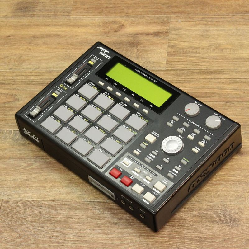 中古】 AKAI / MPC1000BK 128MB 【キーボードマート新宿】【8/21