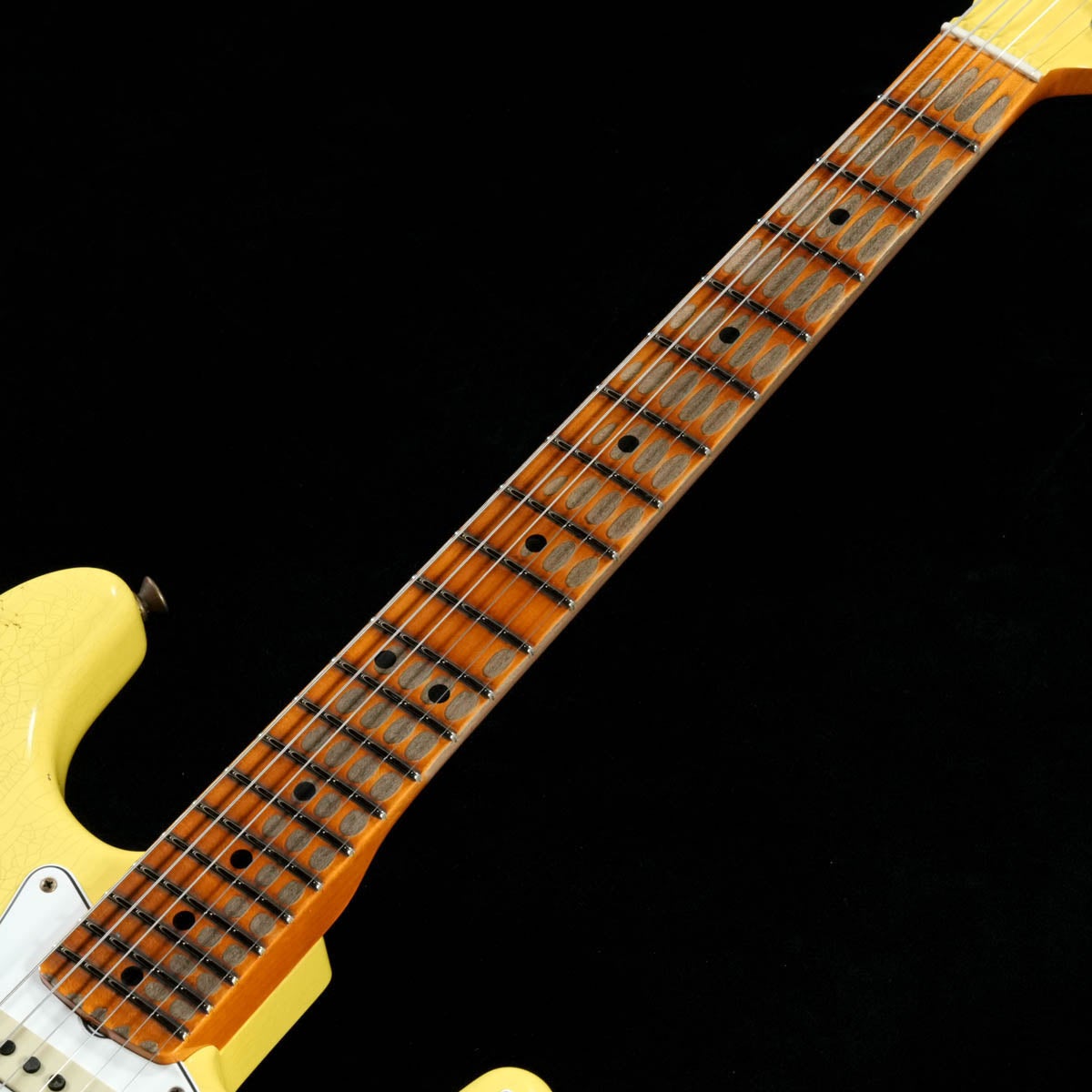 Fender Custom Shop / Limited Edition 1969 Stratocaster Heavy Relic Matching Headstock Aged Canary Yellow 사진 4