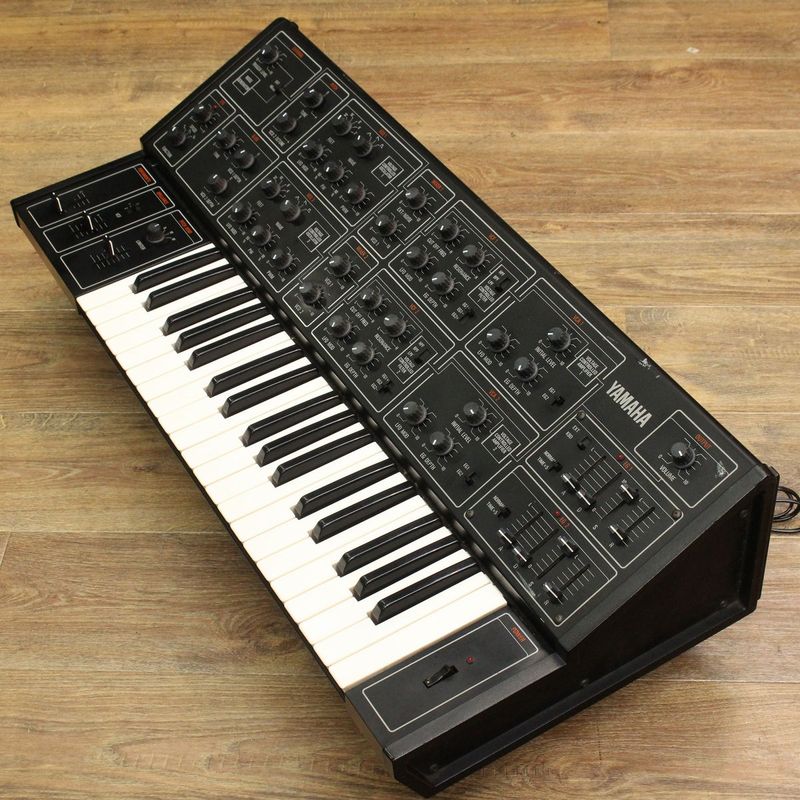YAMAHA CS-15 名機 アナログシンセサイザー 純正ハードケース付属希少 中古】 YAMAHA / CS-15 【Vintage】 【キーボードマート新宿】【新宿店
