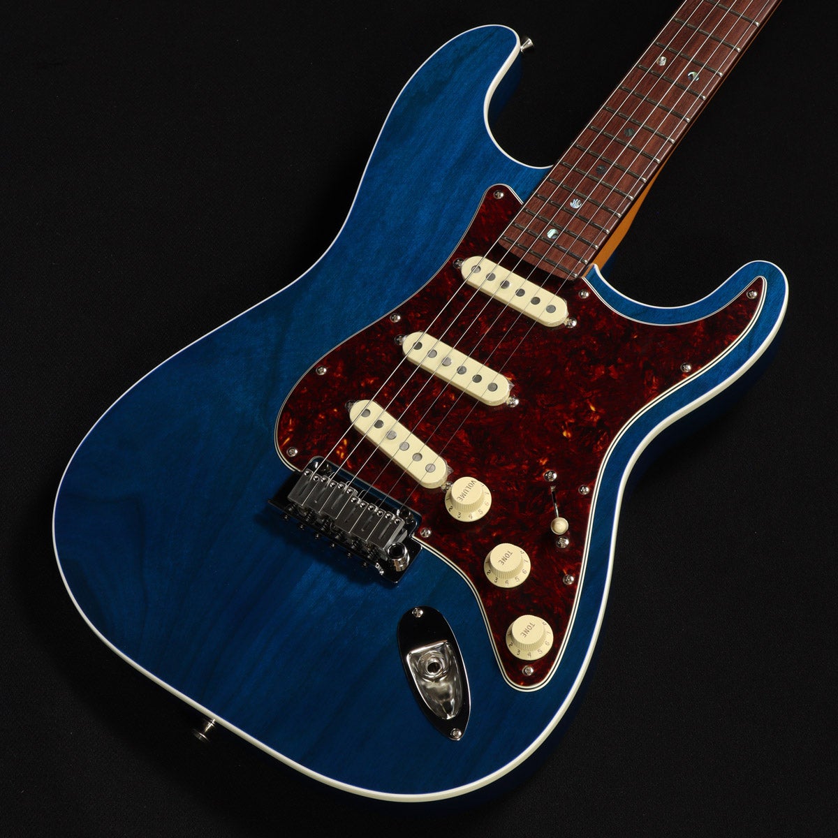 Fender / MIJ Limited Active Modern Stratocaster Sapphire Blue