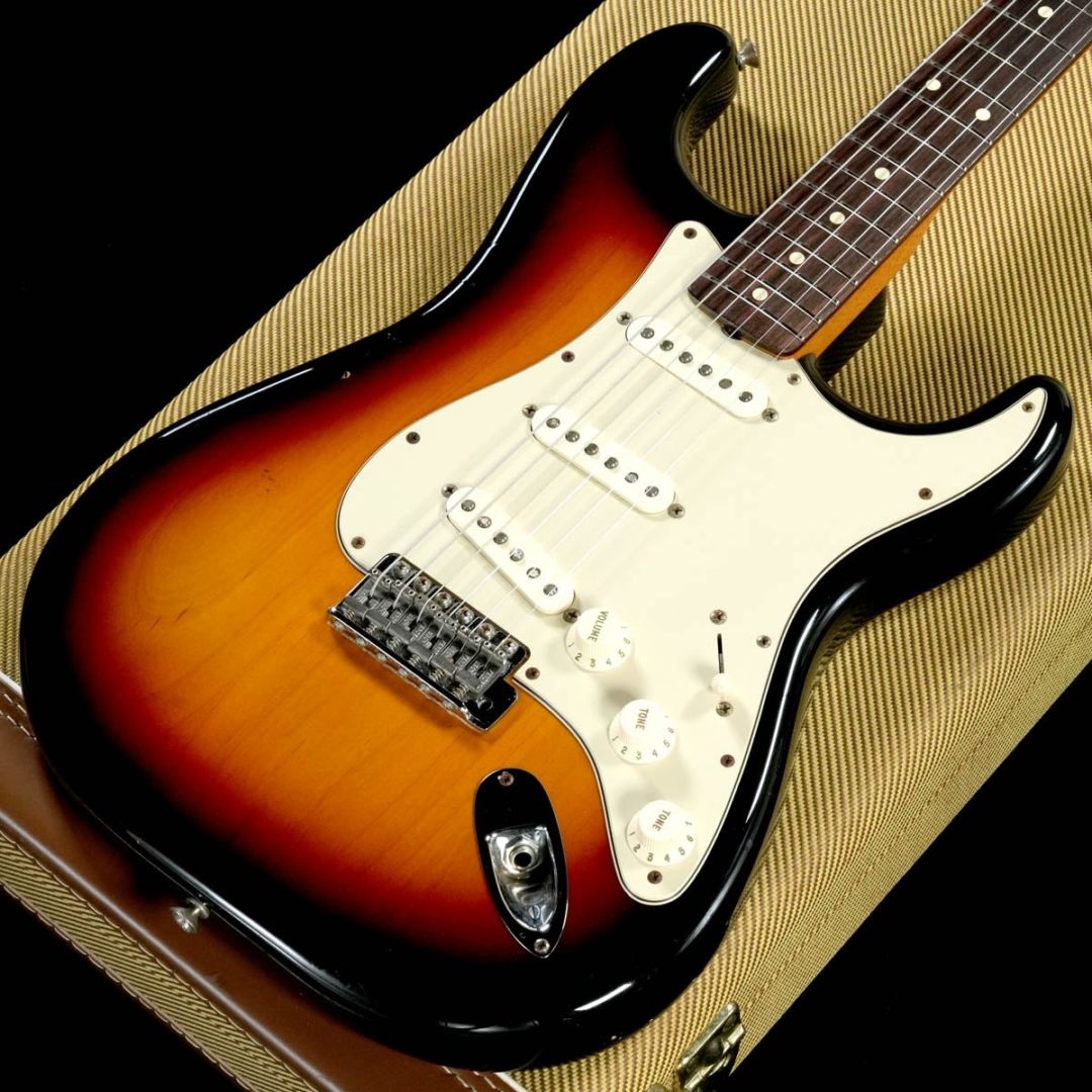 中古】FENDER / American Vintage 62 Stratocaster 3-Colour Sunburst